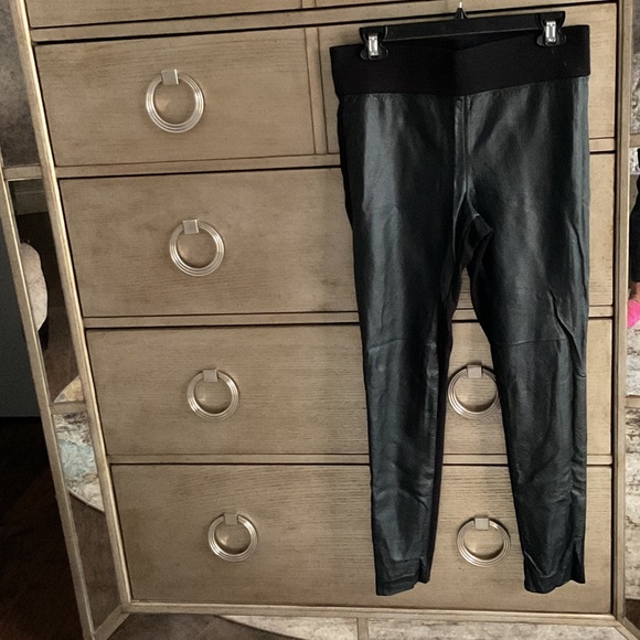 Club Monaco Black faux Leather Leggings; size 8 - Picture 2 of 5